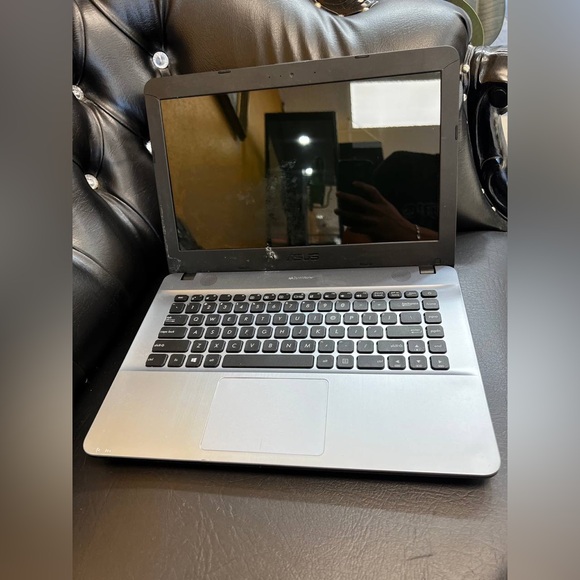 ASUS Vivo Book Max X441B LaptopAMD A64GB RamNo power cord Untested